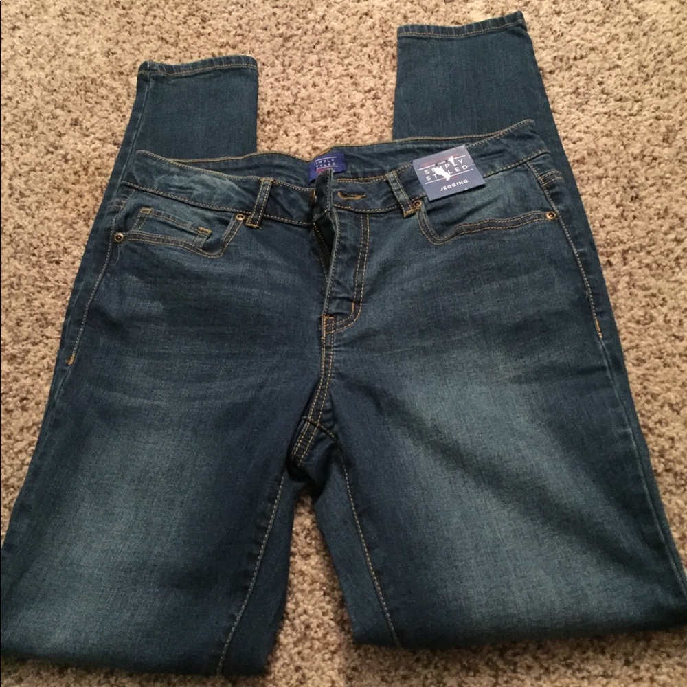 NWT Simply Vera size 8 skinny jeans/jeggings